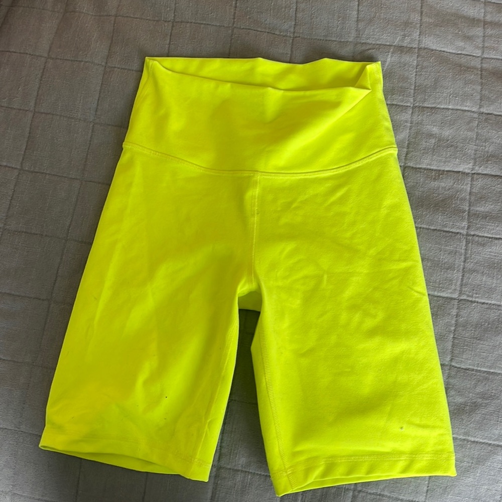 Aritzia Tna Biker Shorts 9”